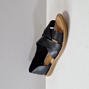 B.o.c. Born (NEW) Black Faux Leather Padded Insole Comfort Kamryn Sandal Size 9